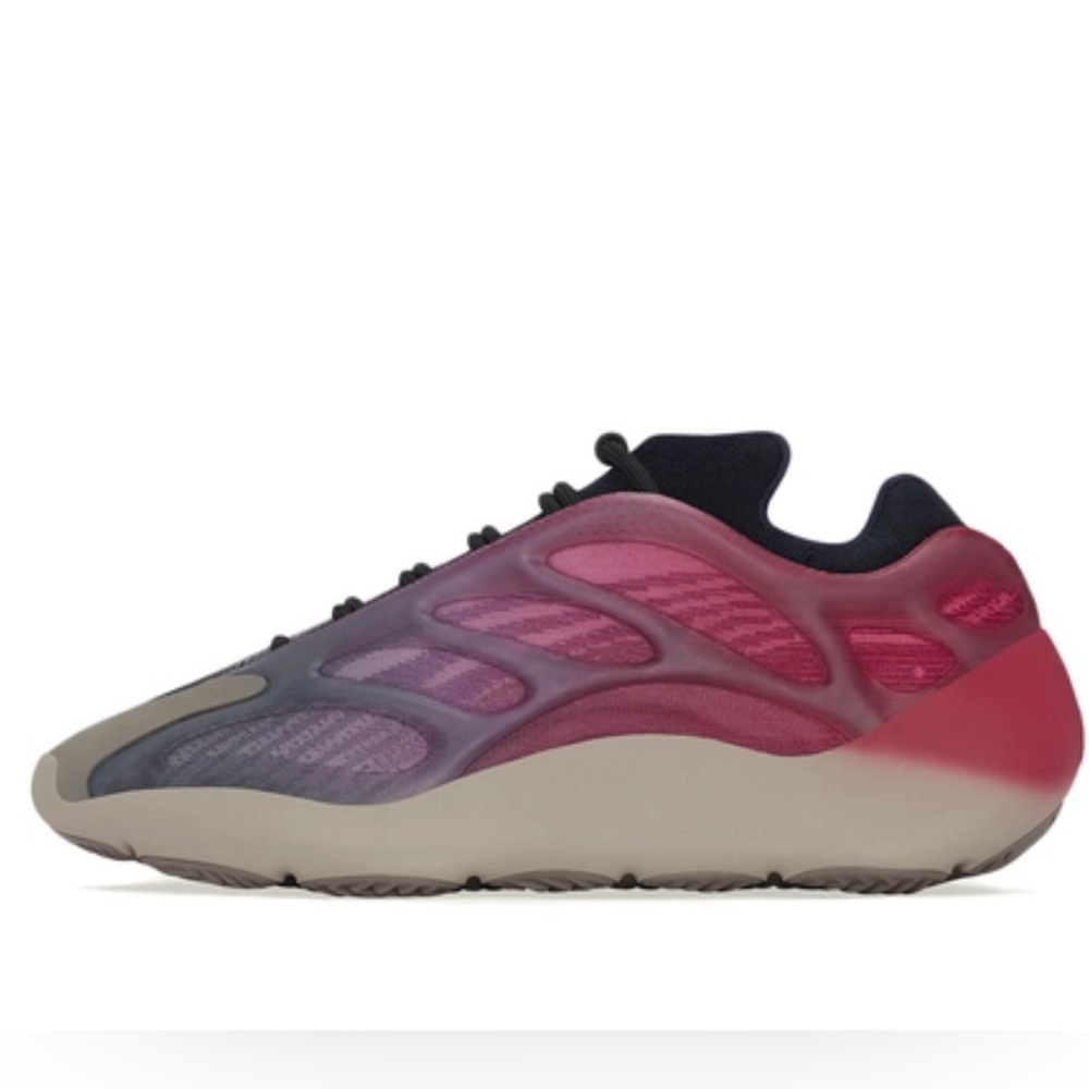 Yeezy 700 v3 Authentic- unisex